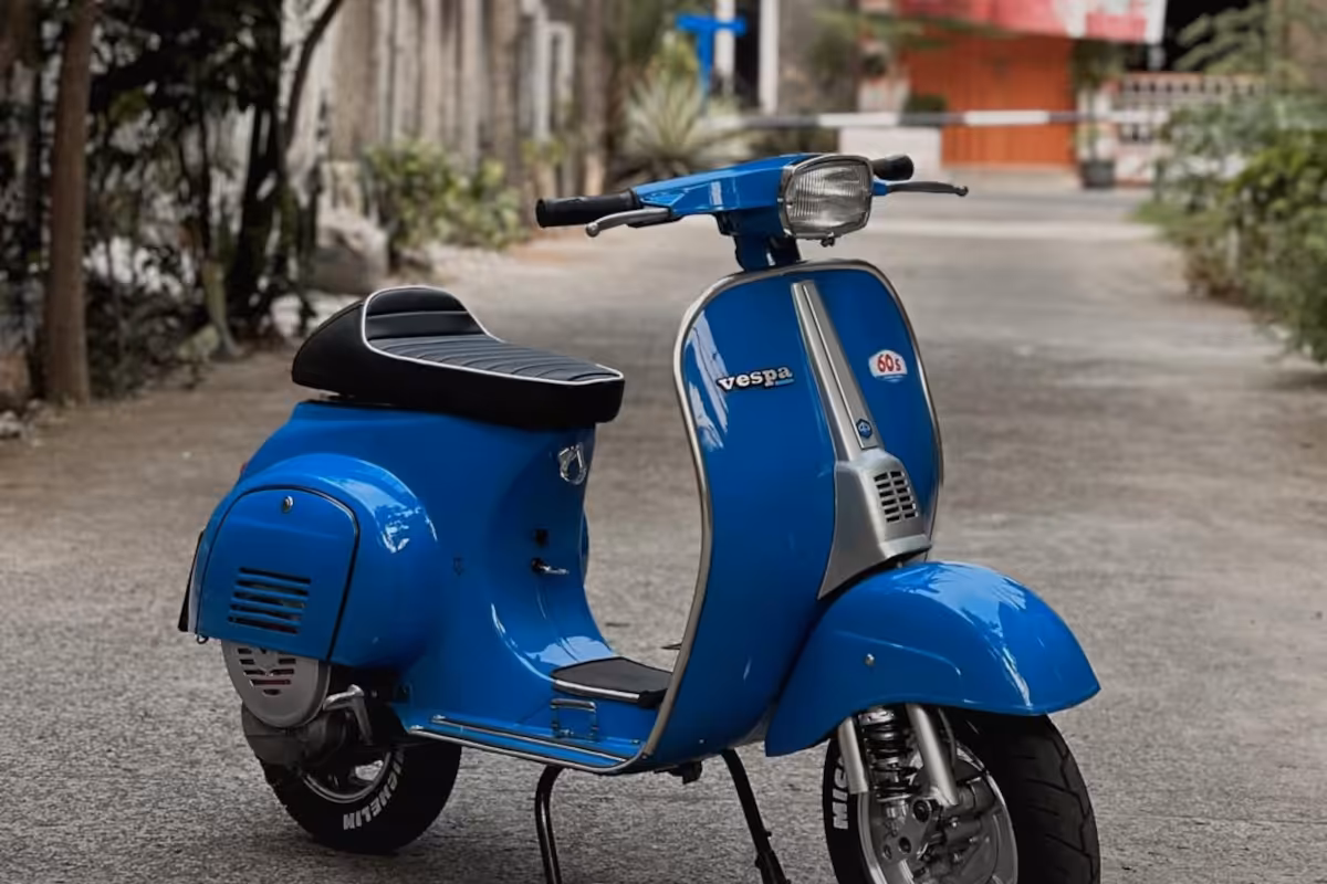 Premium materials used in custom Vespa seat construction